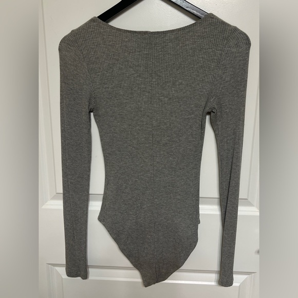Forever 21 Grey long sleeve body suit size S - Picture 3 of 6